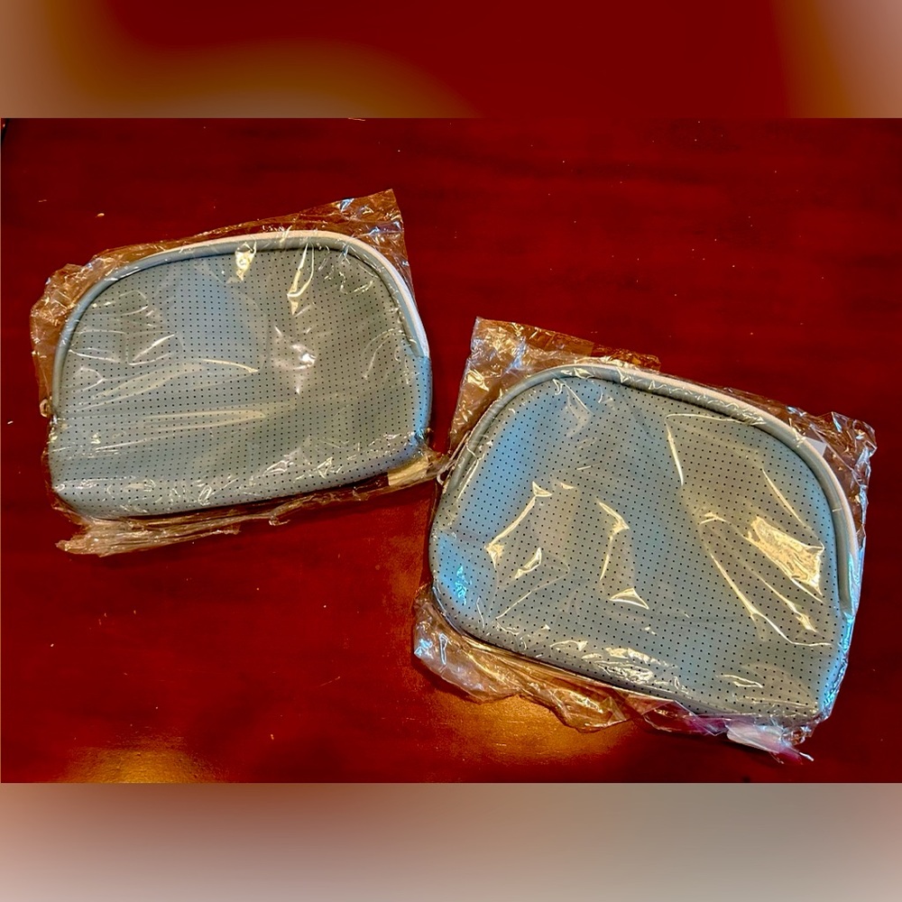 New Herrschner’s Perforated Zip Bags Bags